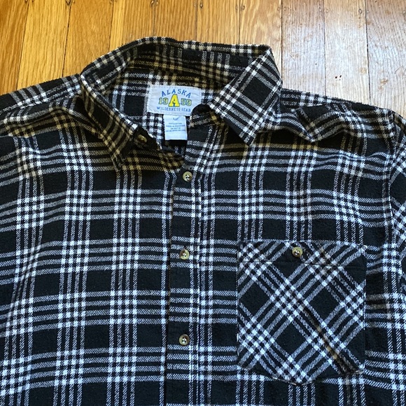 Alaska Wilderness Gear 19A59 XL Black and White Flannel - Picture 2 of 3